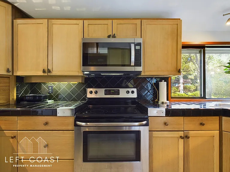 132 Salishan Dr — Photo 47