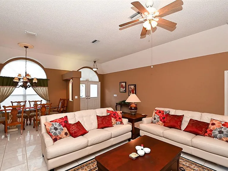3866 Surrey Ct — Photo 13