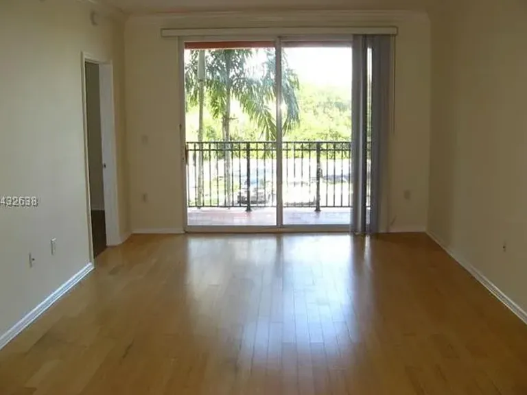 4404 SW 160th Ave #823 — Photo 4