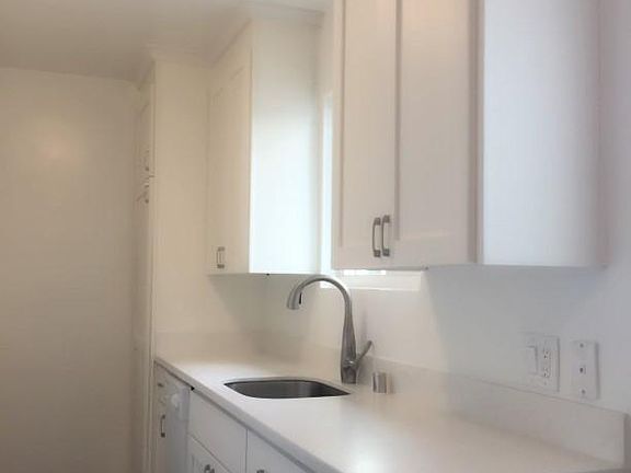 5th image of 1211 Jefferson St