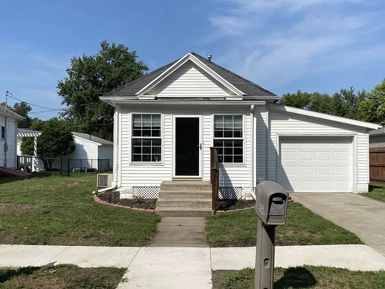 906 Church St — Photo 2
