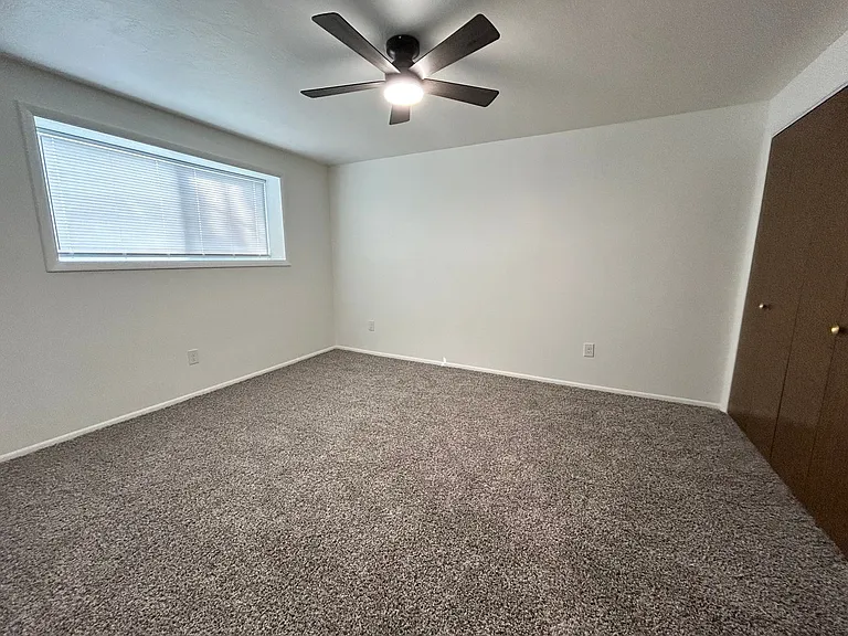 Cherry Lane - 423 - 425 — Photo 13