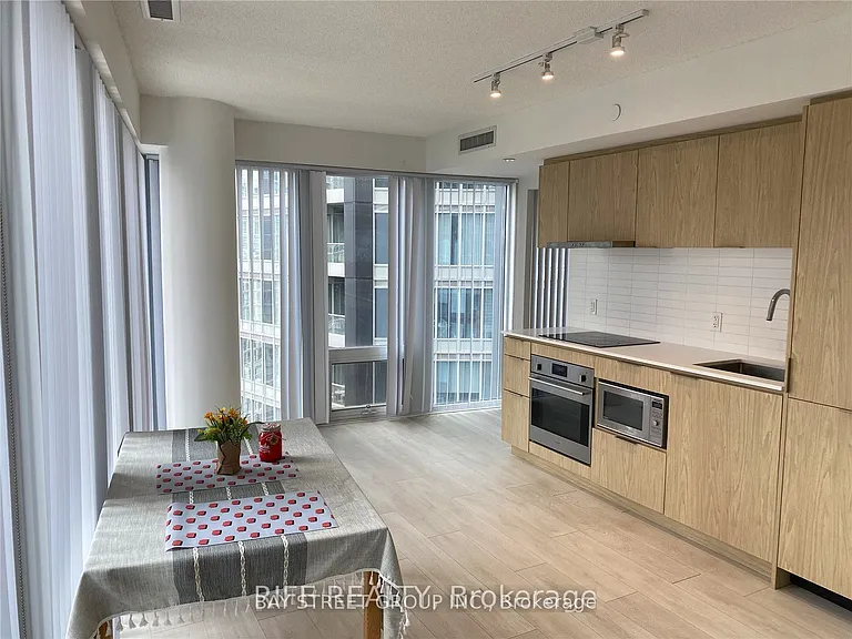 60 Shuter St #1711 — Photo 6