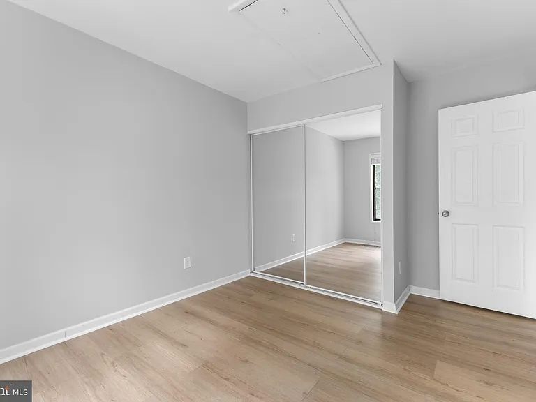 2813 Cambridge Dr — Photo 18