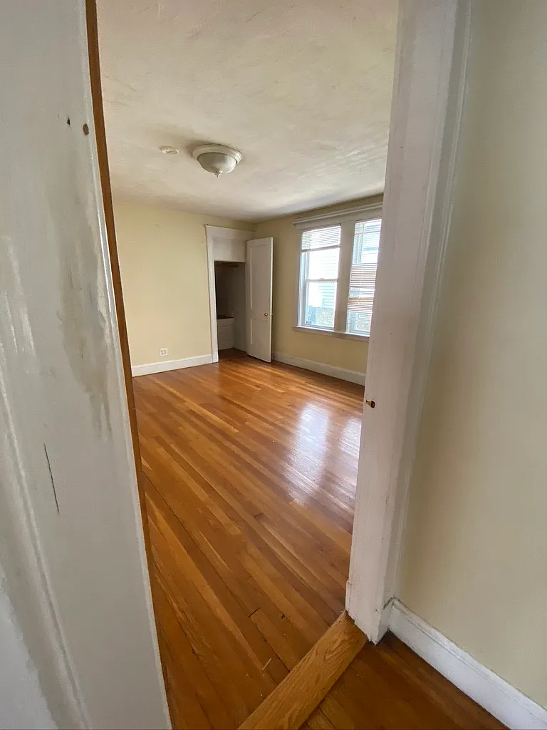 3 bed, 1207 sqft, $4,200 — Photo 2