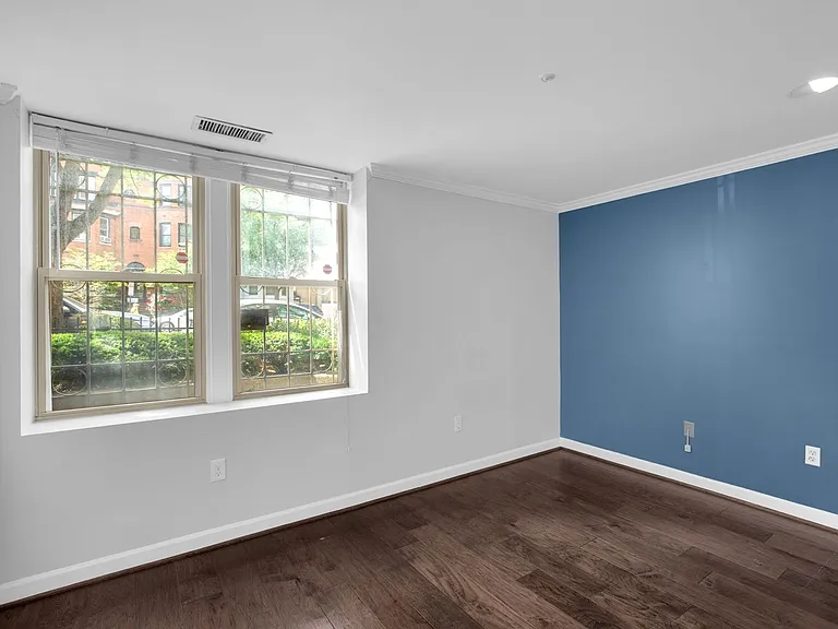 1801 Calvert St NW #G9 — Photo 12