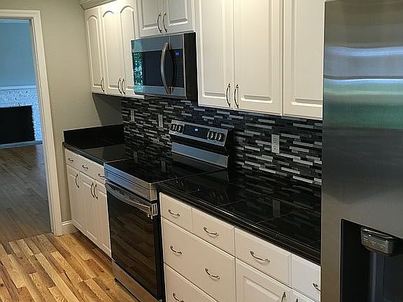 2nd image of 100 S Aurora Ave