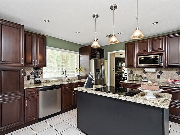 3rd image of 3203 Golden Leaf Dr