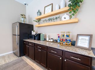 8229 Northwoods Dr #8225-206, Lincoln, NE 68505