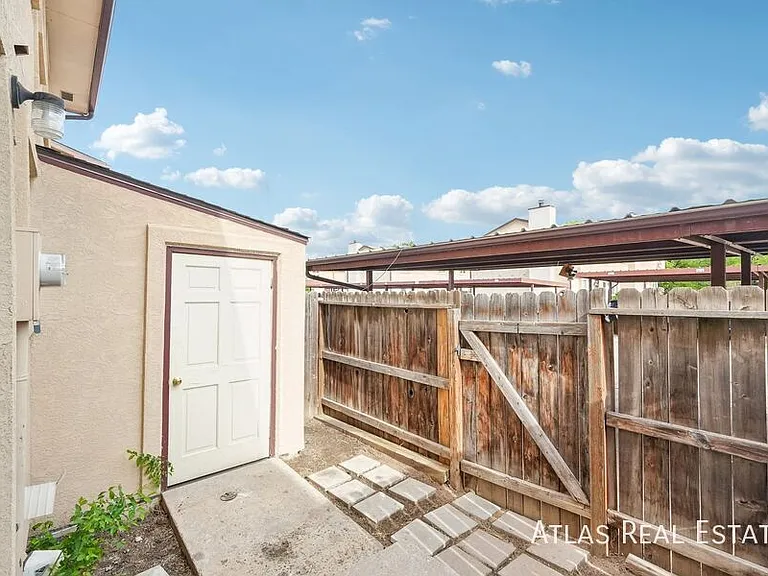 3027 Starlight Cir — Photo 28