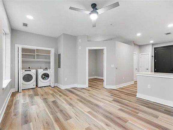 5th image of 22 Airline St #100