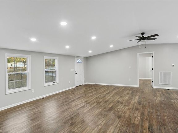 3rd image of 137 Kathleen Rd