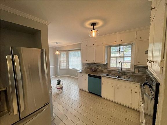 2nd image of 2329 Valley Way