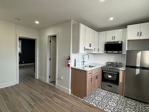 2nd image of 32-33 Providence St #4E