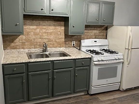 2nd image of 334 W 5th St APT 3
