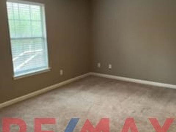 5th image of 1072 Highland Blvd