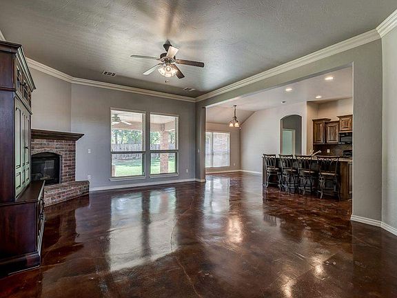 4th image of 3001 S Eagle Summit Dr