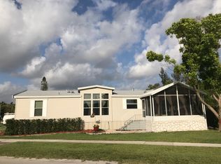 901 SW 117th Way, Davie, FL 33325