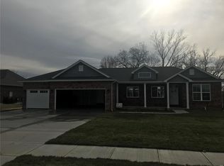 630 Laura Ct E, Columbia, IL 62236