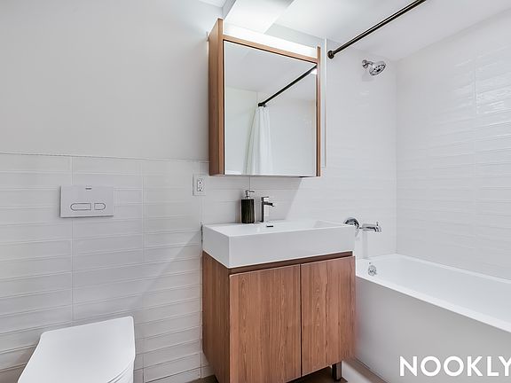 4th image of 619 Throop Ave #2L