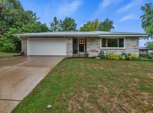 1621 Willow Ct, Grafton, WI 53024