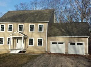 6 Glenwoods Ct, Gales Ferry, CT 06335