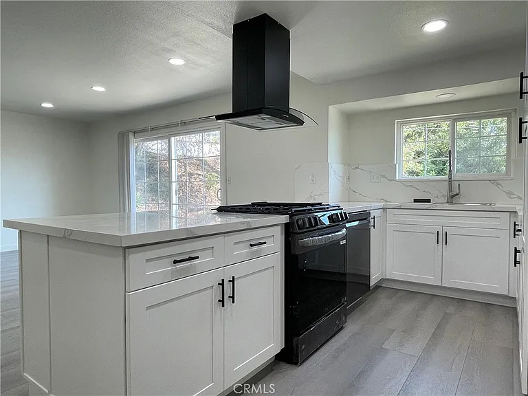 1976 Evergreen Springs Dr — Photo 4