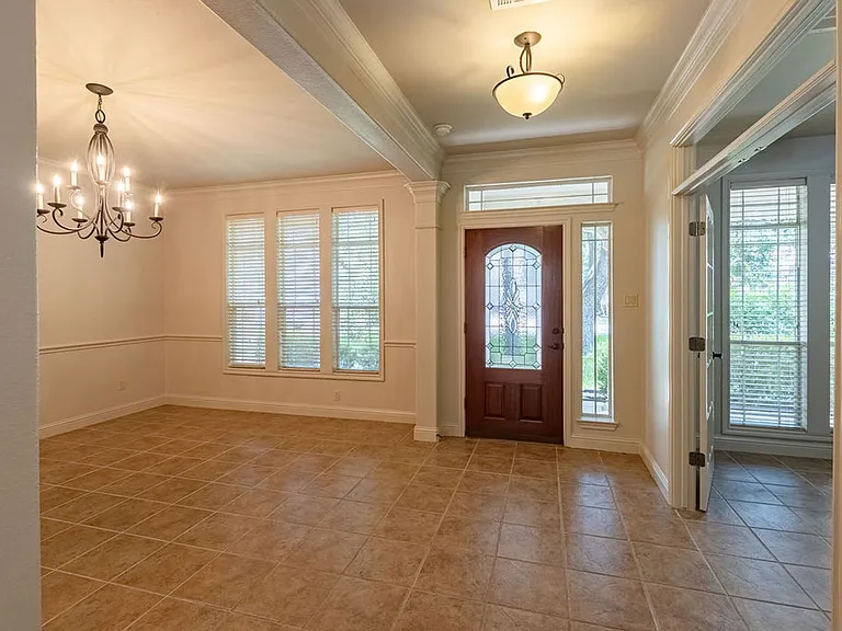 7909 Adelaide Dr — Photo 4