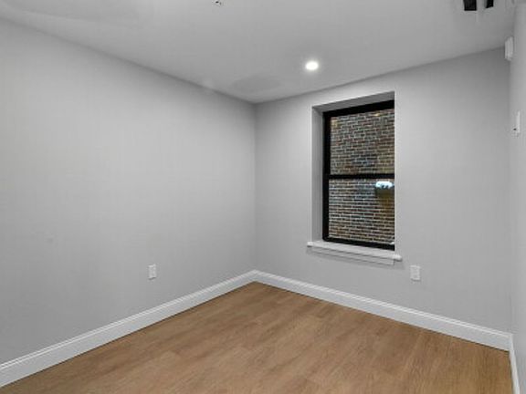 4th image of 4 Hull St #1