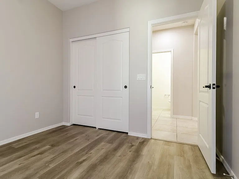 16905 W Woodlands Ave — Photo 7