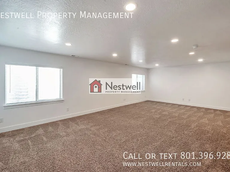 35 E Water Ln — Photo 16