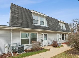 1945 Hancock Dr, Hoffman Estates, IL 60169