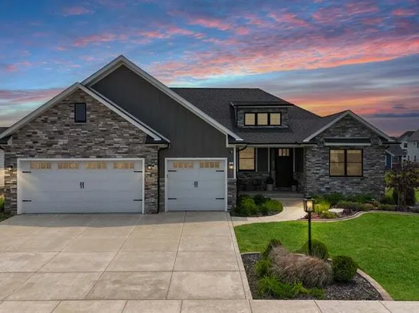 13333 Camas Dr, Saint John, IN 46373