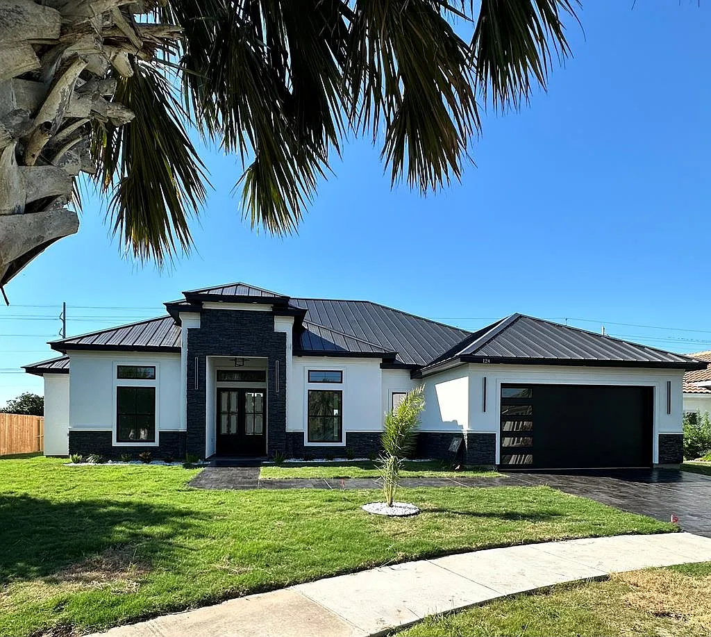 5 bed, 3.0 bath, 2859 sqft, $3,400 — Photo 1