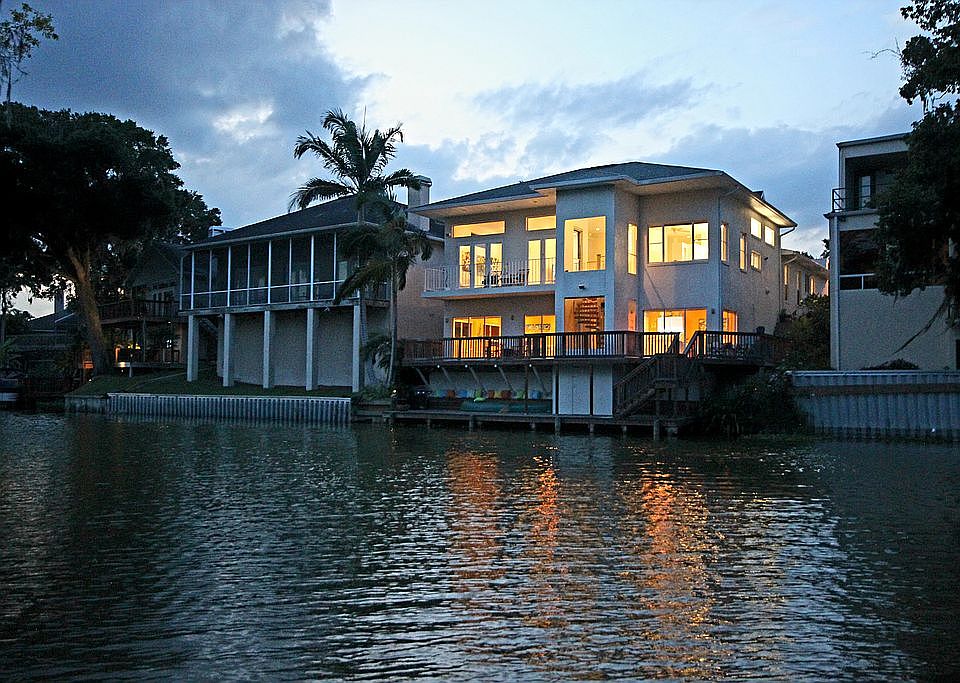 1st image of 622 Peninsular Dr