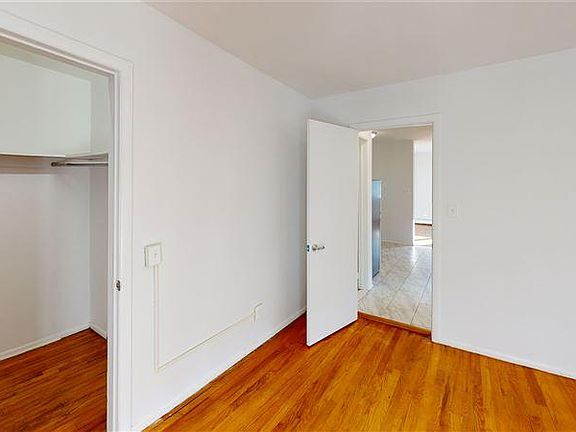 4th image of 246 Sip Ave #2B