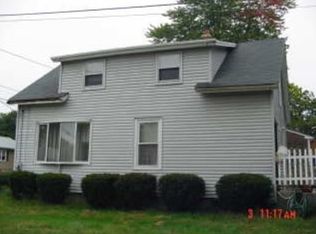 42 Marblehead St, Warwick, RI 02889