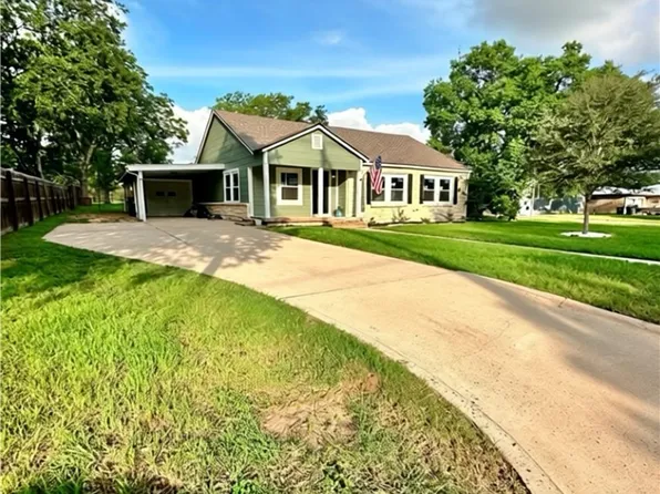 309 S Ridge St, Hallettsville, TX 77964