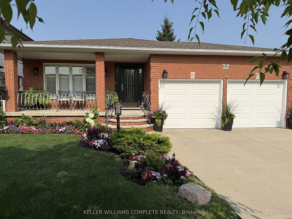 1st image of 32 Highbury Dr