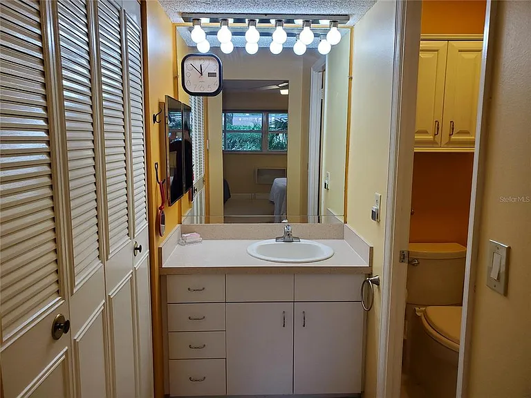 1403 Arrowhead Cir W #13-E — Photo 20
