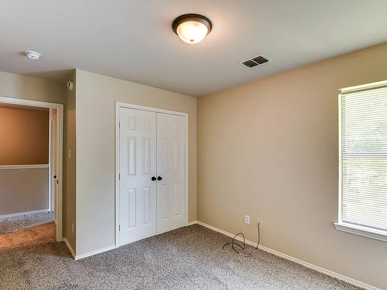 1443 Ravenwood Dr — Photo 14