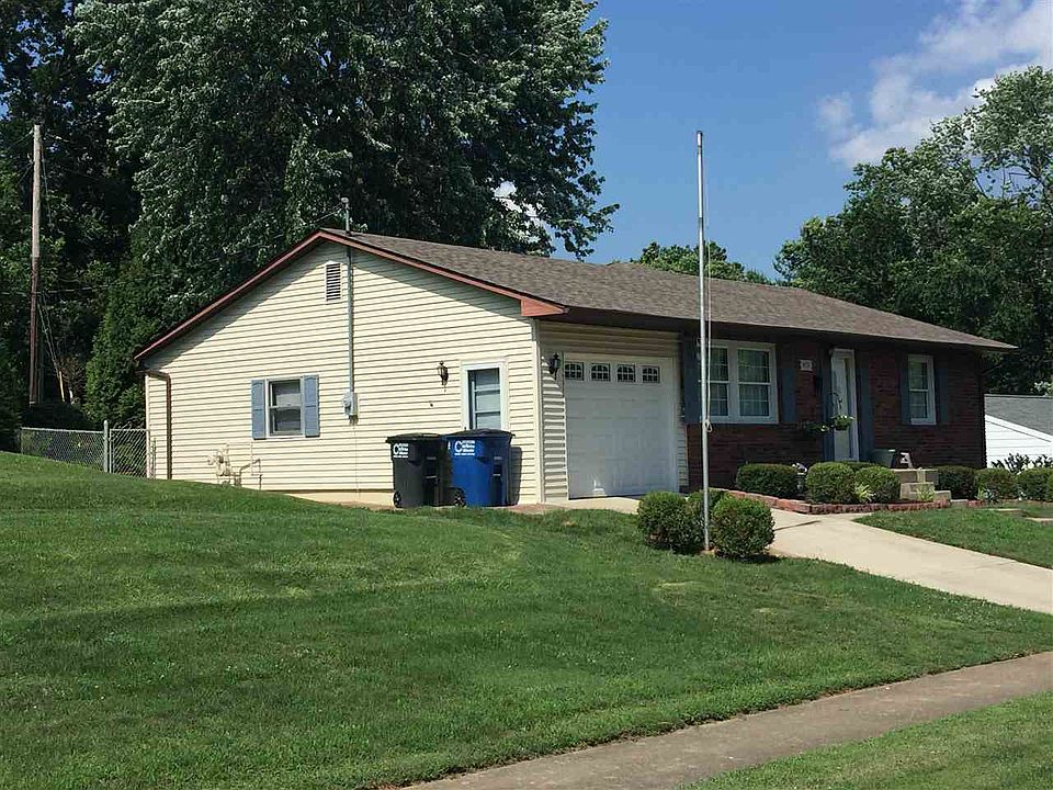 2nd image of 419 Eastview Dr