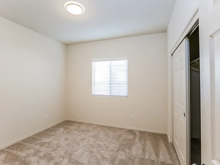 10804 W Bloch Rd — Photo 12