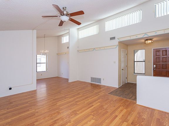 5th image of 703 Garden Pl