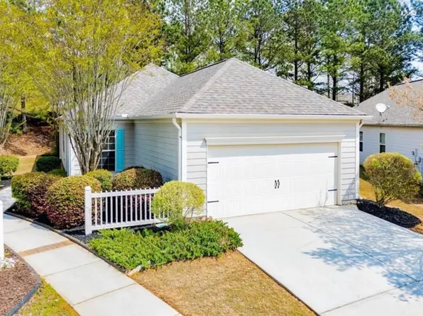 240 River Meadow Dr, Lagrange, GA 30241