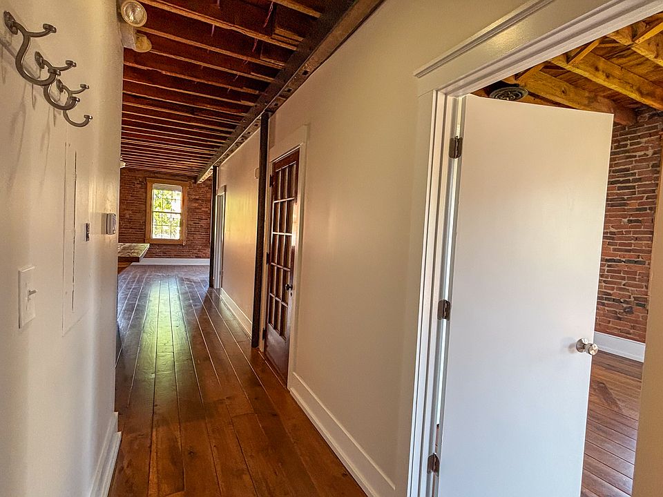 1st image of 1318 Main St #5