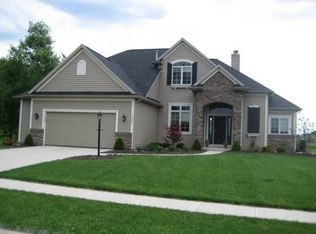 14827 Sandstone Dr, Fort Wayne, IN 46814