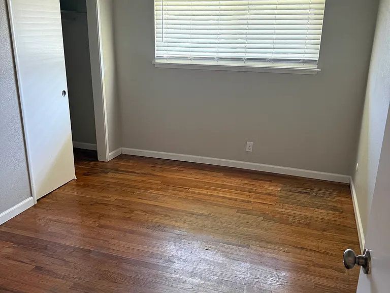 2285-2291 Elm St #2 — Photo 7