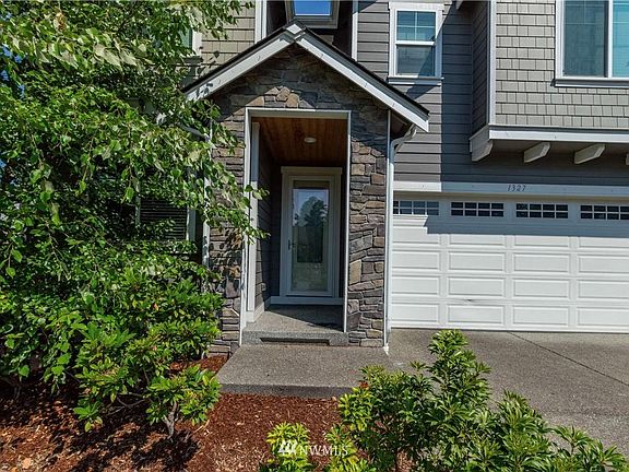 4th image of 1327 37th Street Pl SE