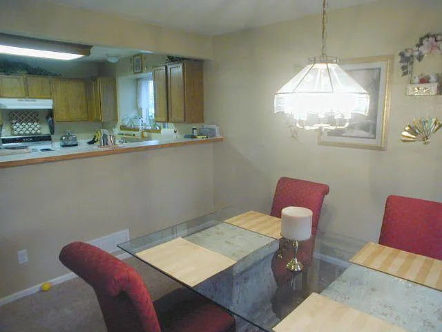 4 bed, 3.5 bath, 2419 sqft, $3,200 — Photo 4